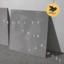 Sun Moee by Skydive Trio